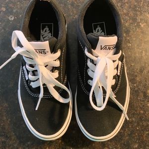 KIDS Vans lace sneaker